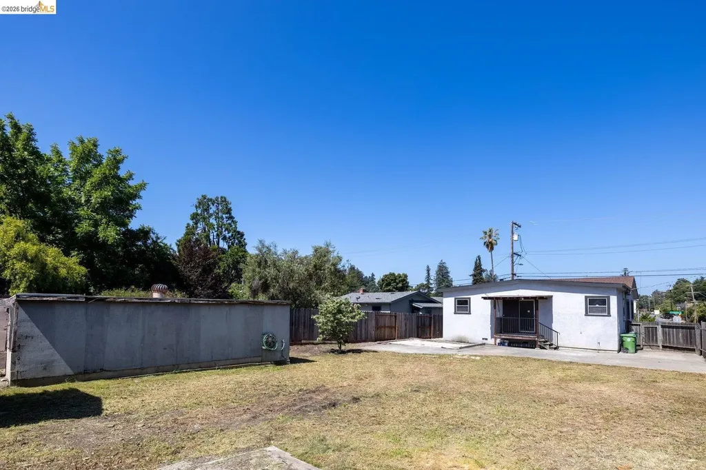 3986 Delmont Avenue Oakland CA 94605