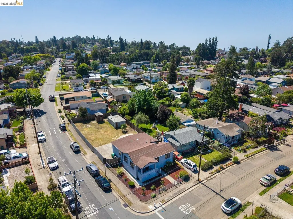 3986 Delmont Avenue Oakland CA 94605
