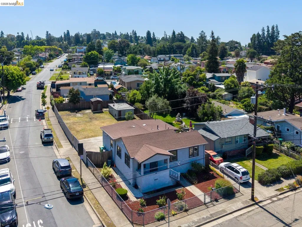3986 Delmont Avenue Oakland CA 94605