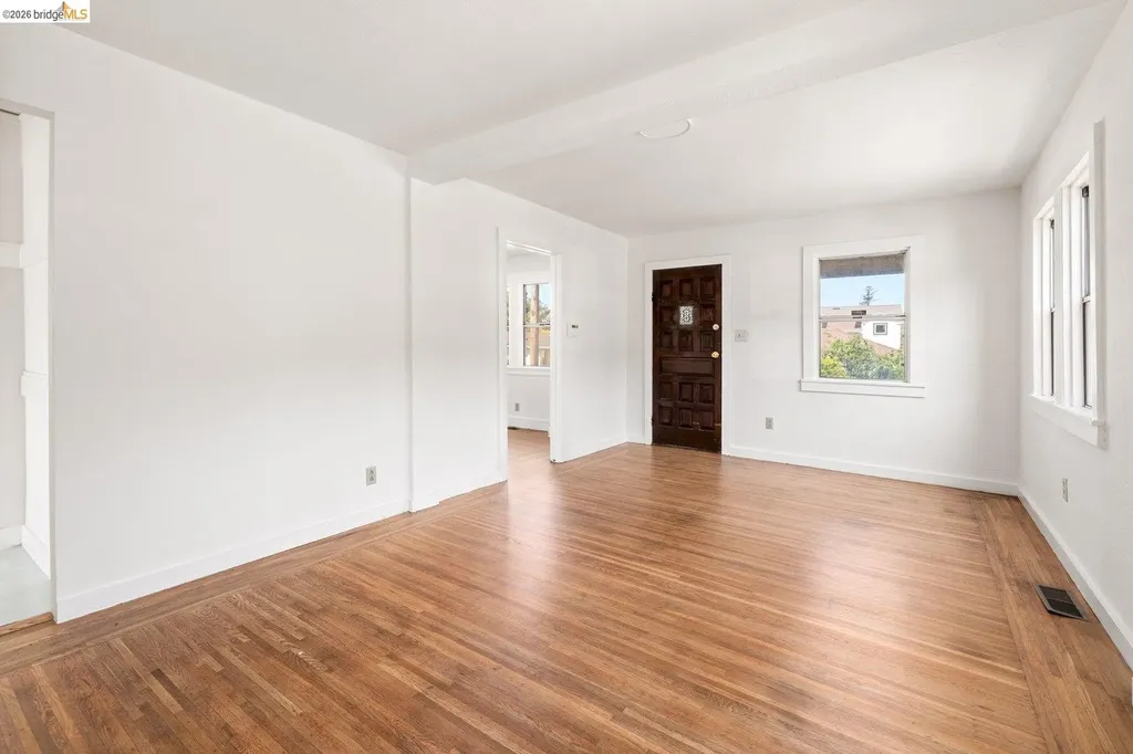 3986 Delmont Avenue Oakland CA 94605