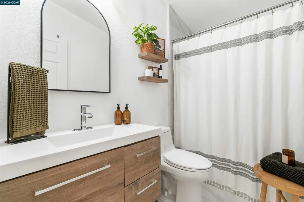 19175 Carlton Avenue Castro Valley CA 94546