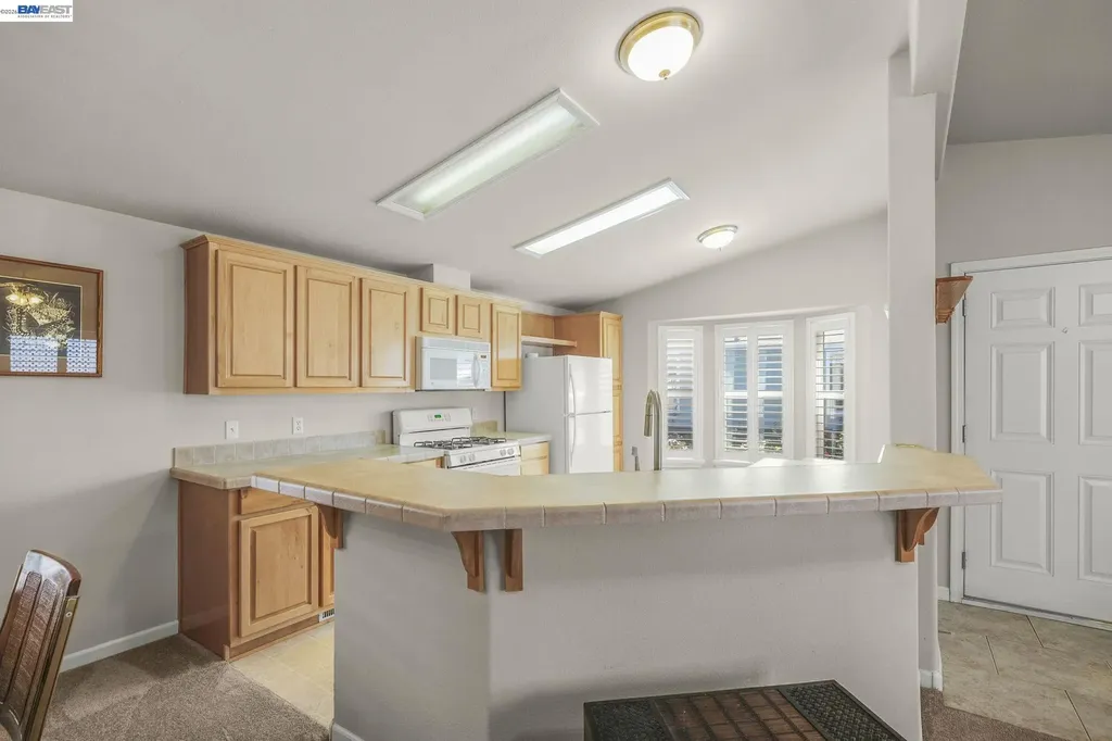 3263 Vineyard Ave., #16 Pleasanton CA 94566