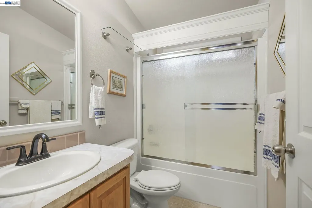 3263 Vineyard Ave., #16 Pleasanton CA 94566