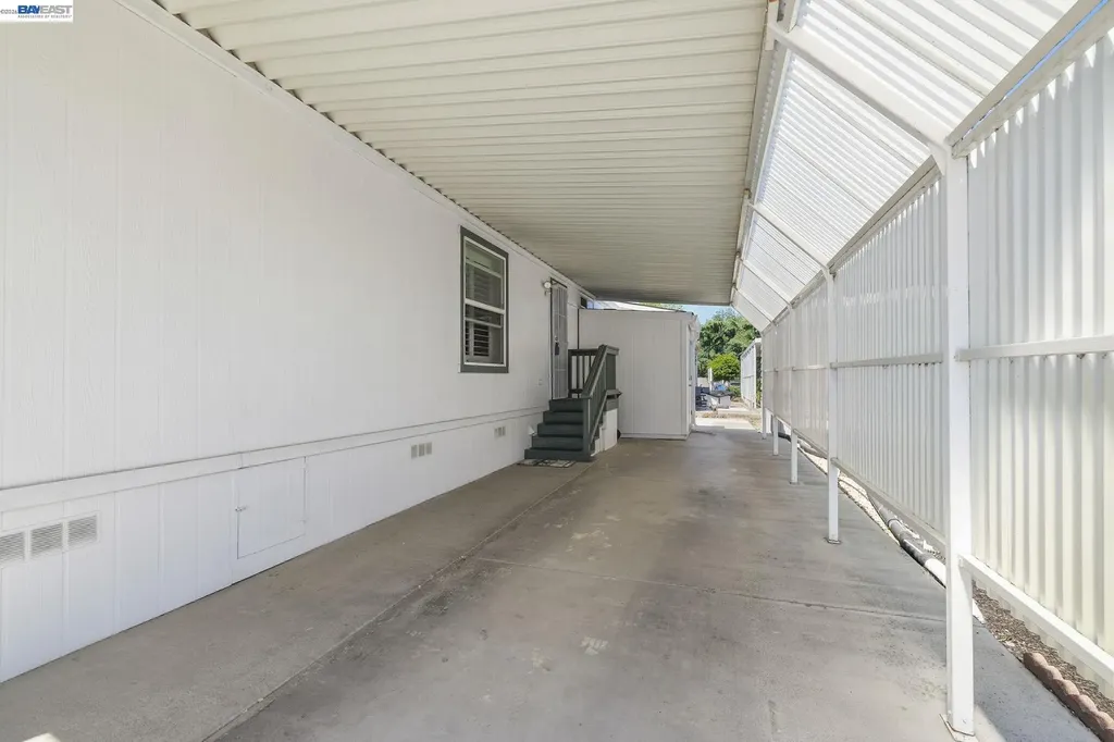3263 Vineyard Ave., #16 Pleasanton CA 94566
