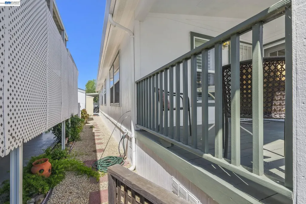 3263 Vineyard Ave., #16 Pleasanton CA 94566