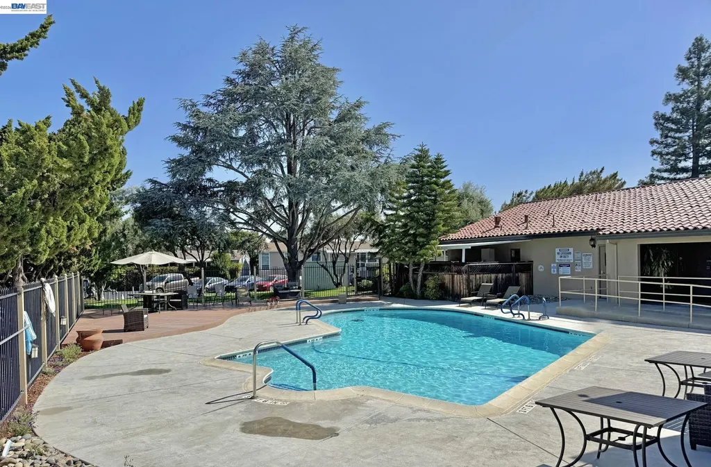 3263 Vineyard Ave., #16 Pleasanton CA 94566