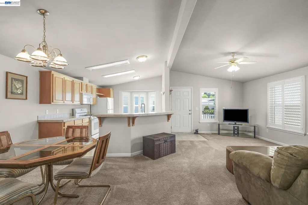 3263 Vineyard Ave., #16 Pleasanton CA 94566