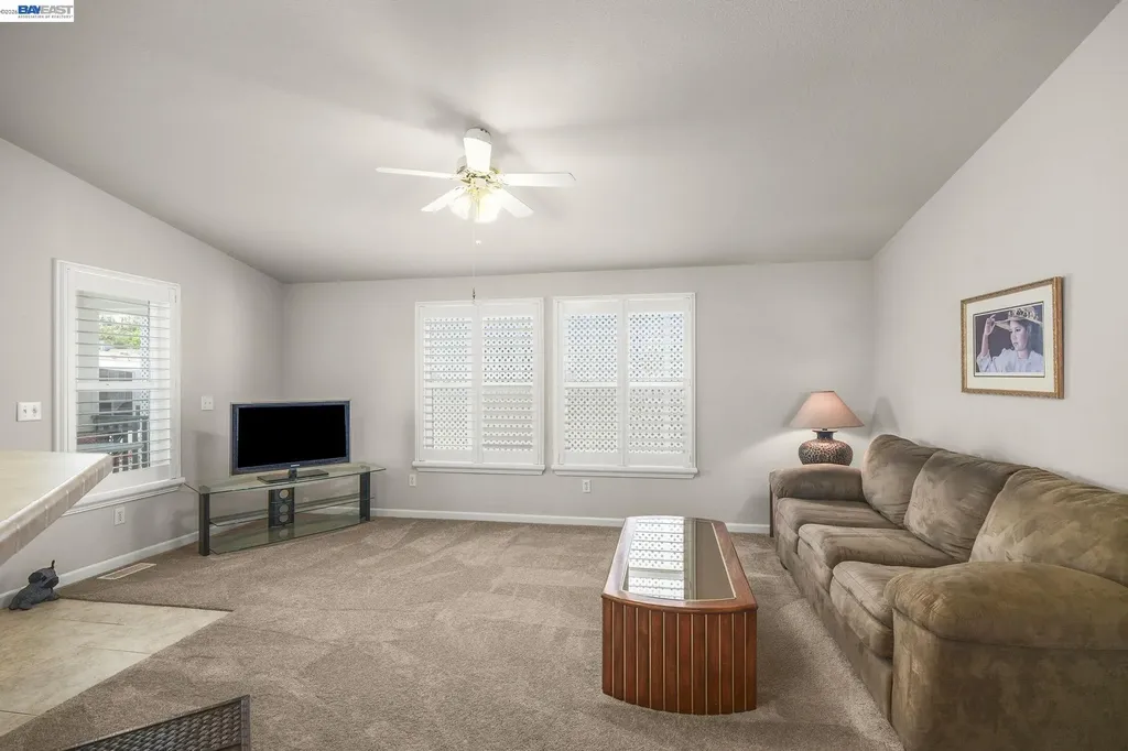 3263 Vineyard Ave., #16 Pleasanton CA 94566