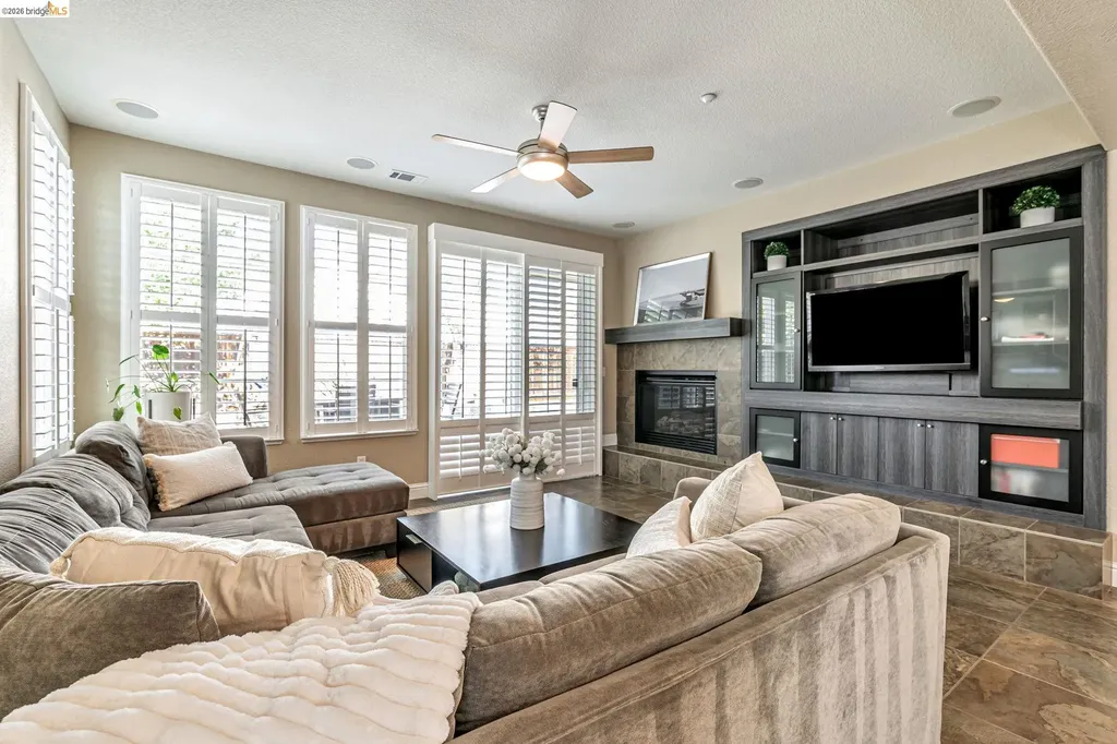 43 Sorrel Court Oakley CA 94561