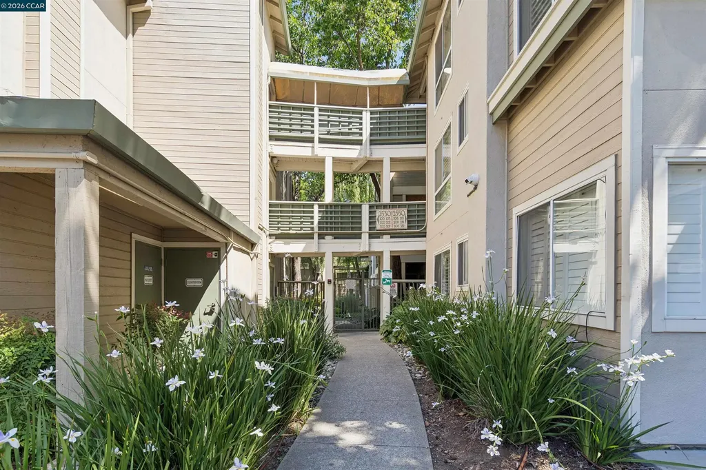 2530 Oak Road Walnut Creek CA 94597