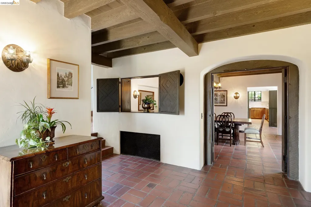 17 Roble Court Berkeley CA 94705