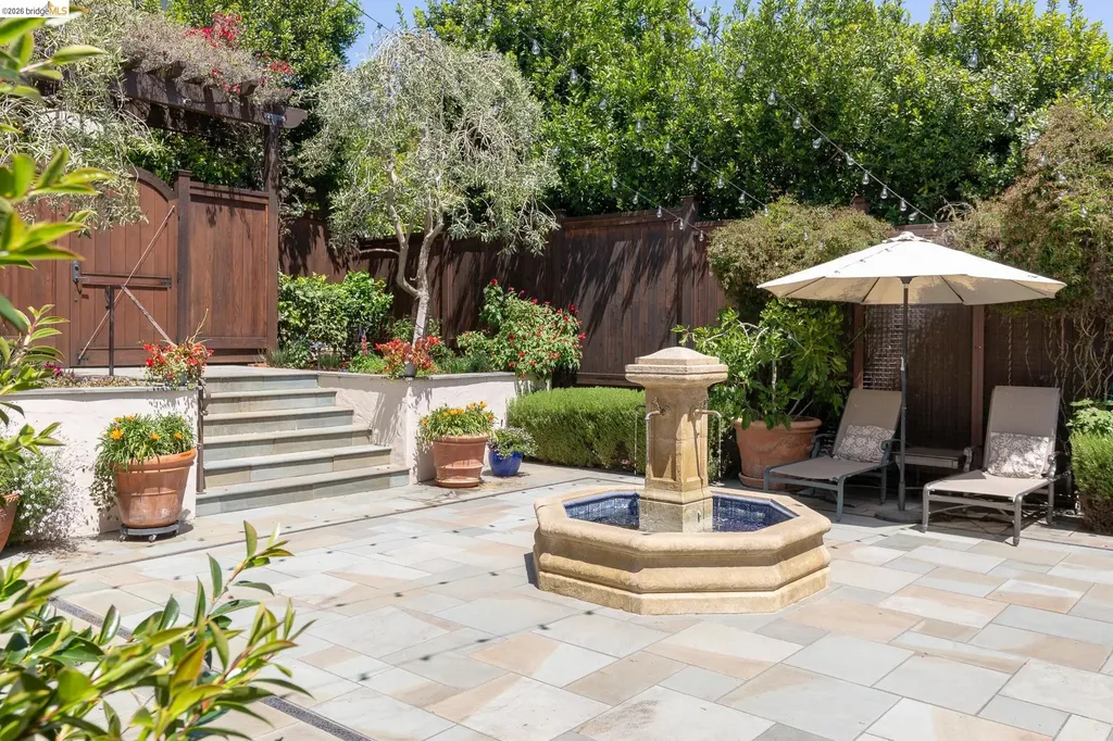 17 Roble Court Berkeley CA 94705