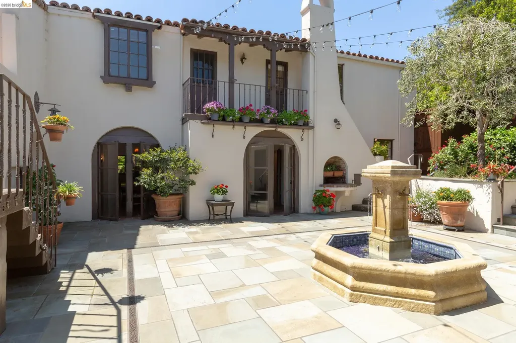 17 Roble Court Berkeley CA 94705