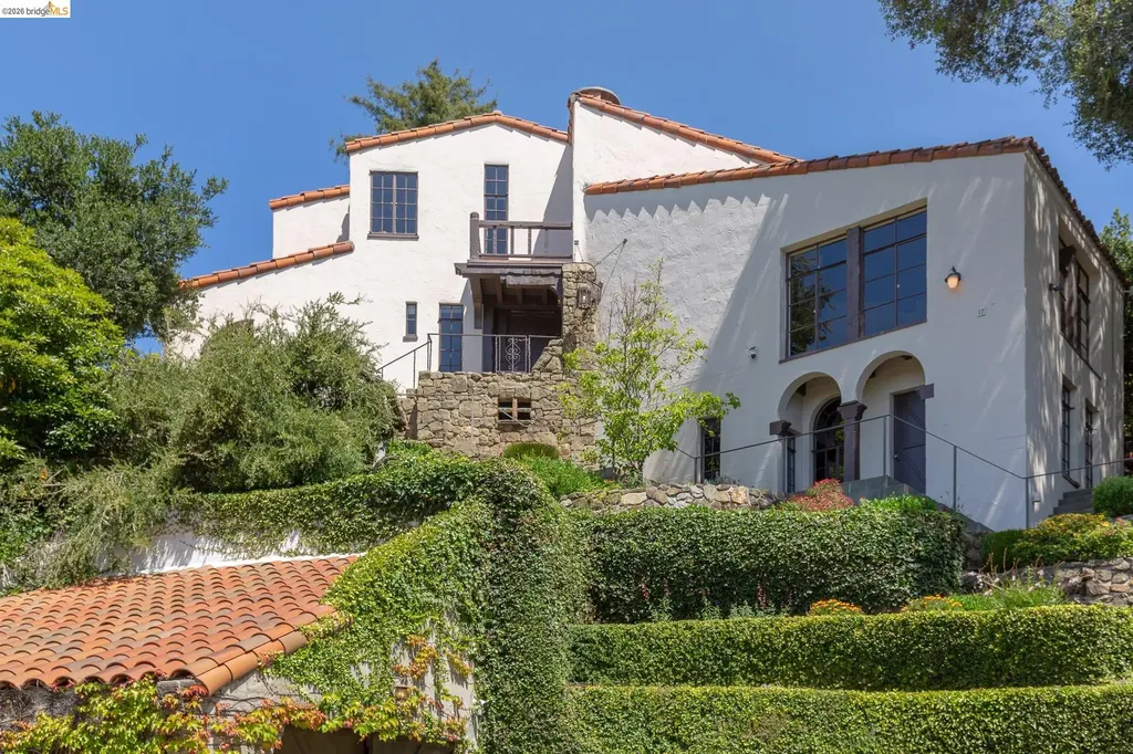 17 Roble Court Berkeley CA 94705