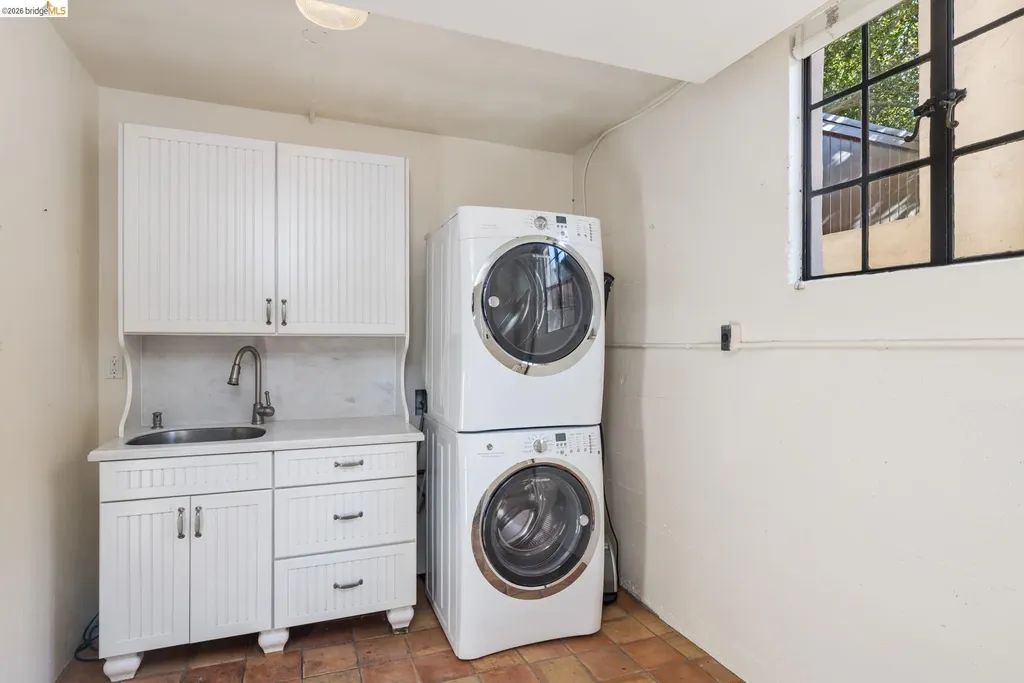 17 Roble Court Berkeley CA 94705