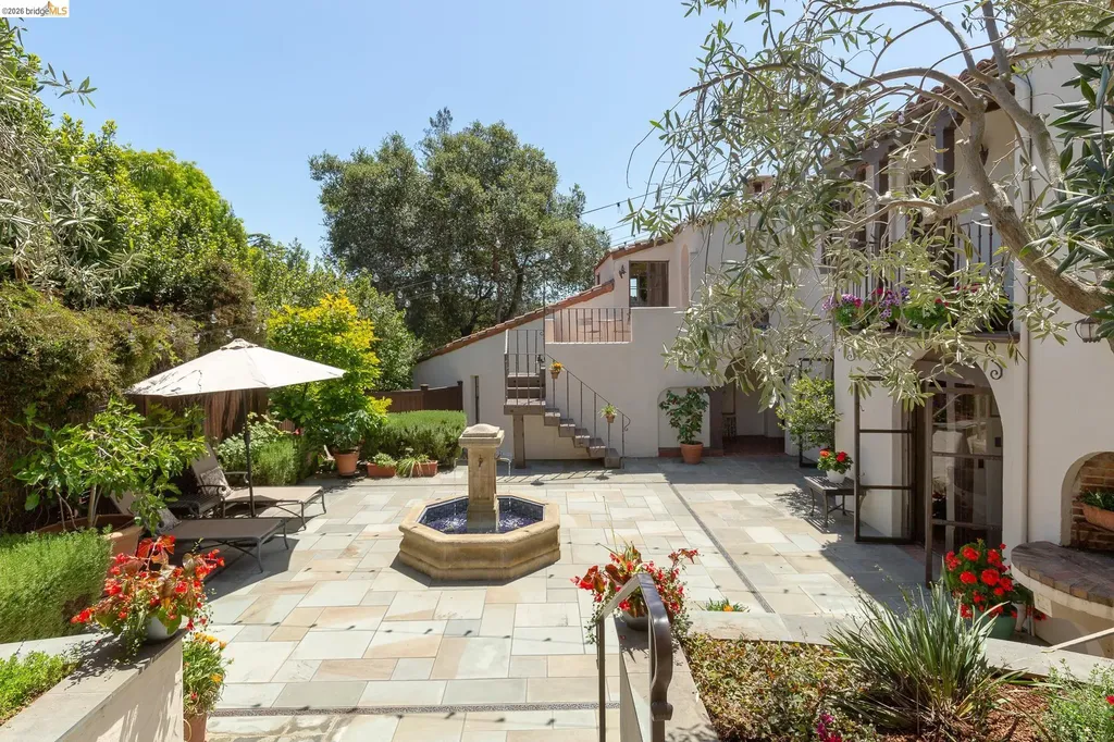 17 Roble Court Berkeley CA 94705