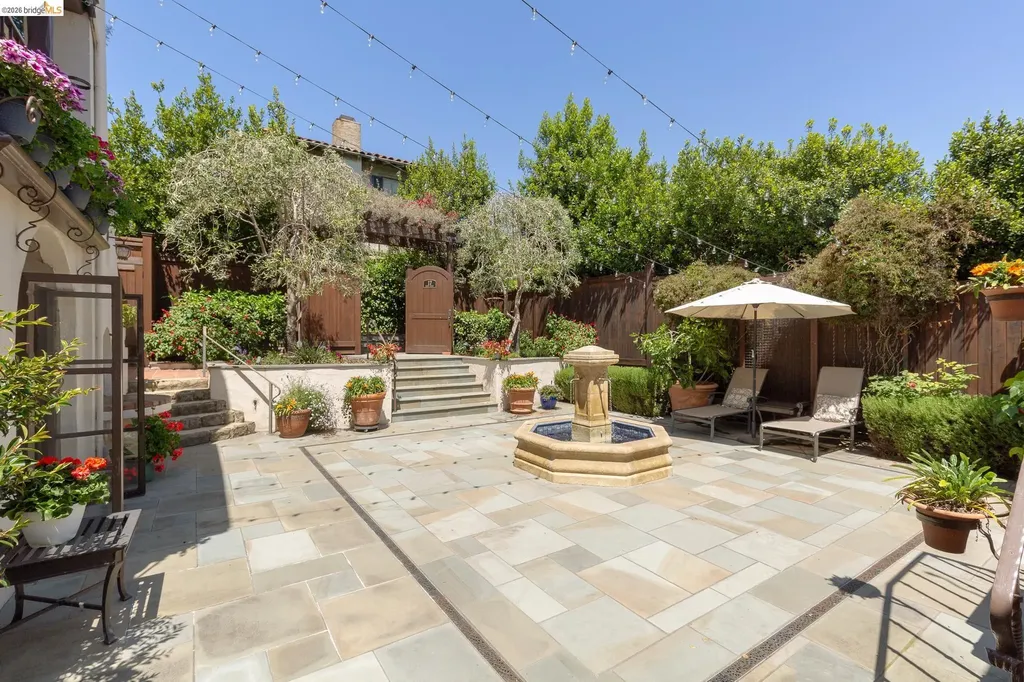 17 Roble Court Berkeley CA 94705