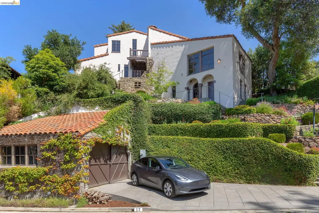 17 Roble Court Berkeley CA 94705