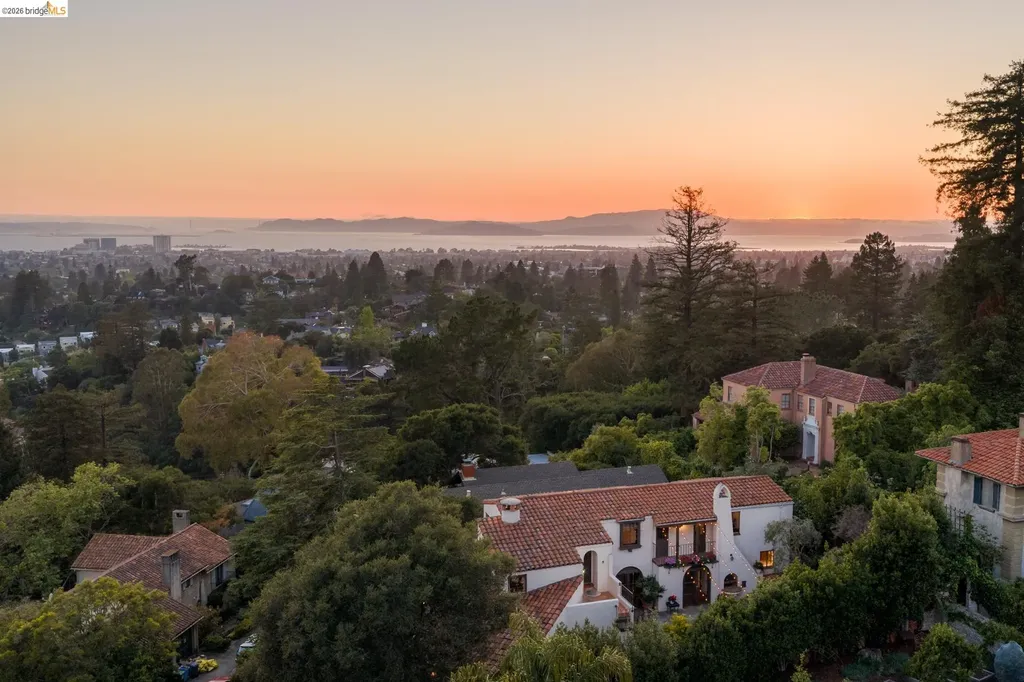 17 Roble Court Berkeley CA 94705