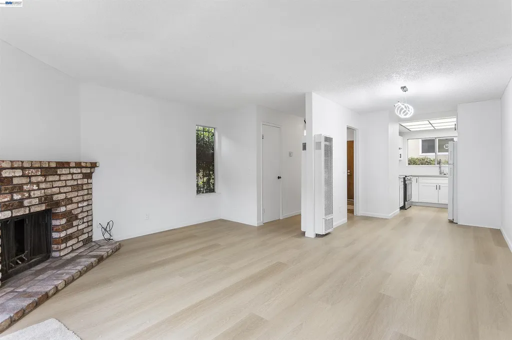 10401 Shaw Street Oakland CA 94605