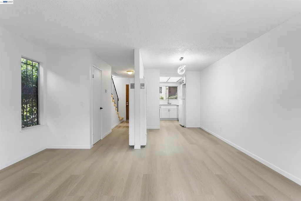10401 Shaw Street Oakland CA 94605