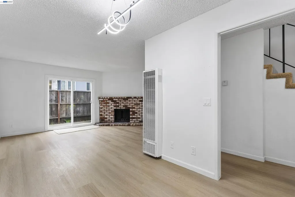 10401 Shaw Street Oakland CA 94605
