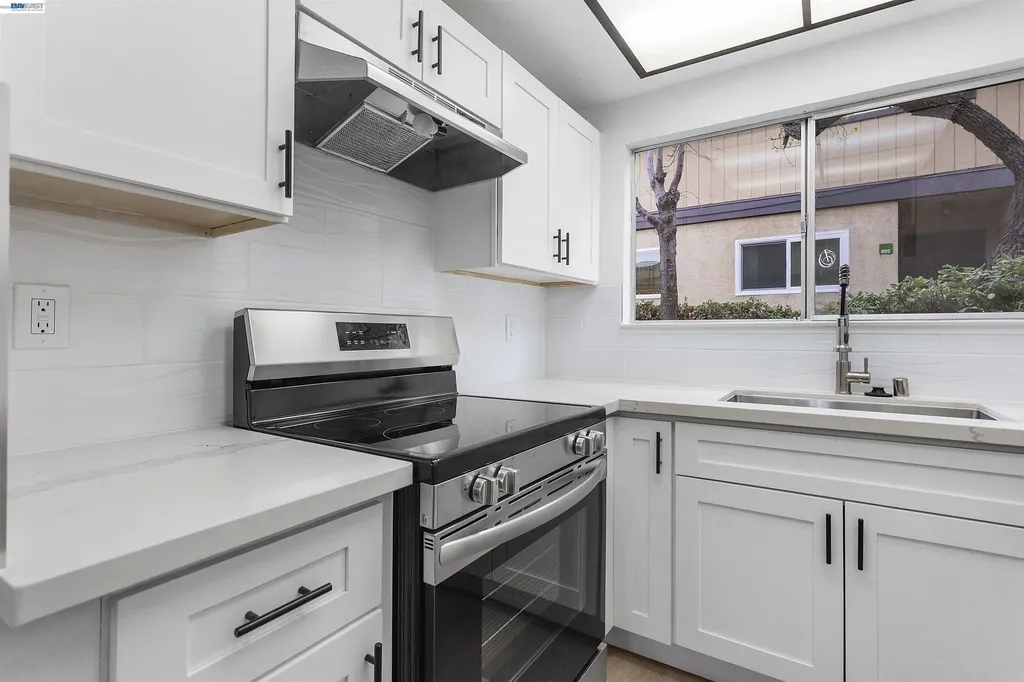 10401 Shaw Street Oakland CA 94605