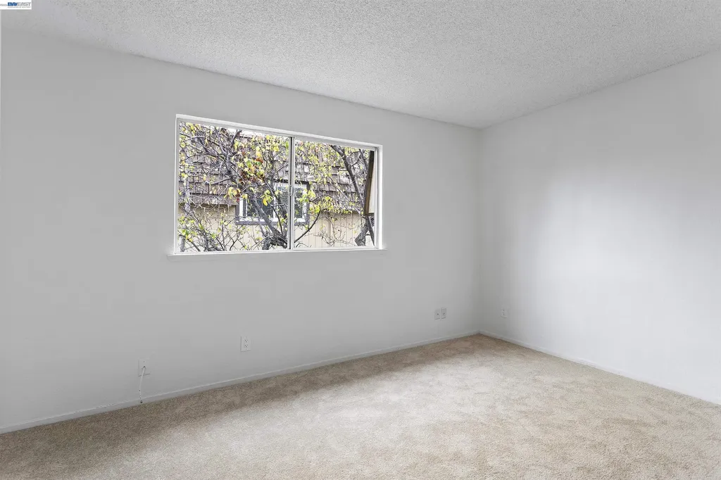 10401 Shaw Street Oakland CA 94605