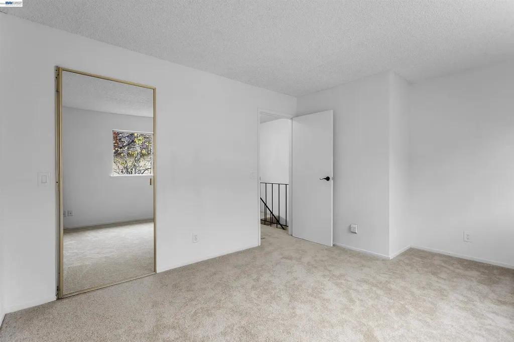 10401 Shaw Street Oakland CA 94605