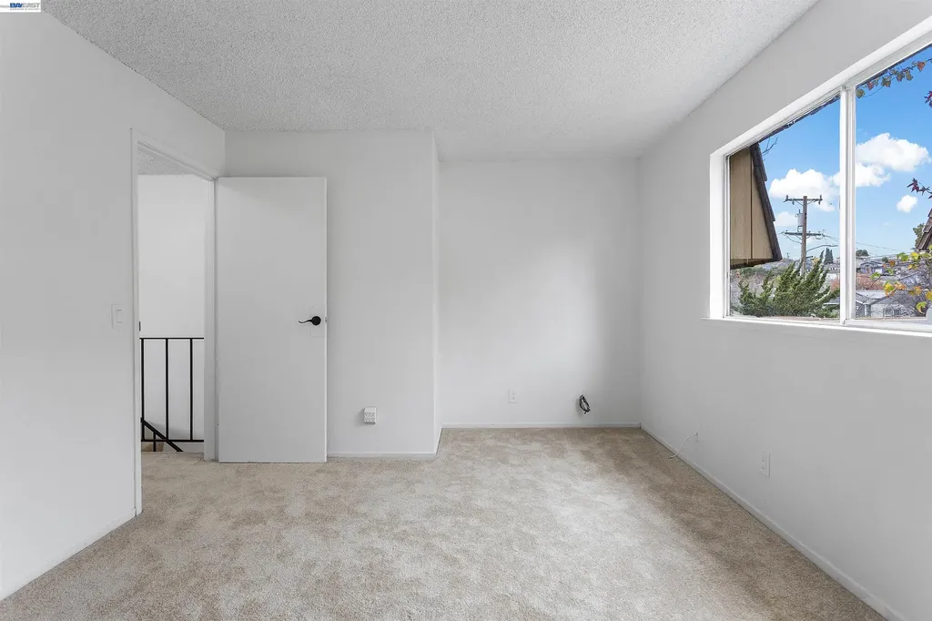 10401 Shaw Street Oakland CA 94605