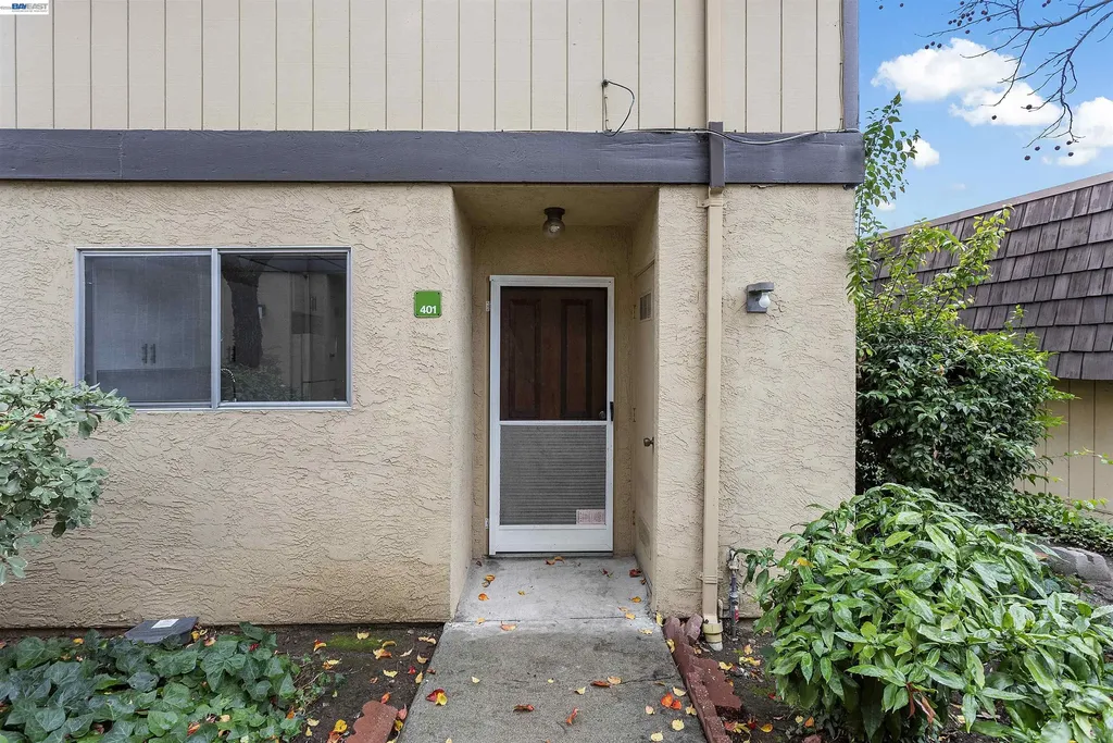 10401 Shaw Street Oakland CA 94605