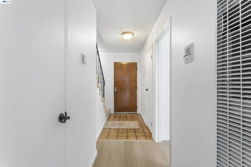 10401 Shaw Street Oakland CA 94605
