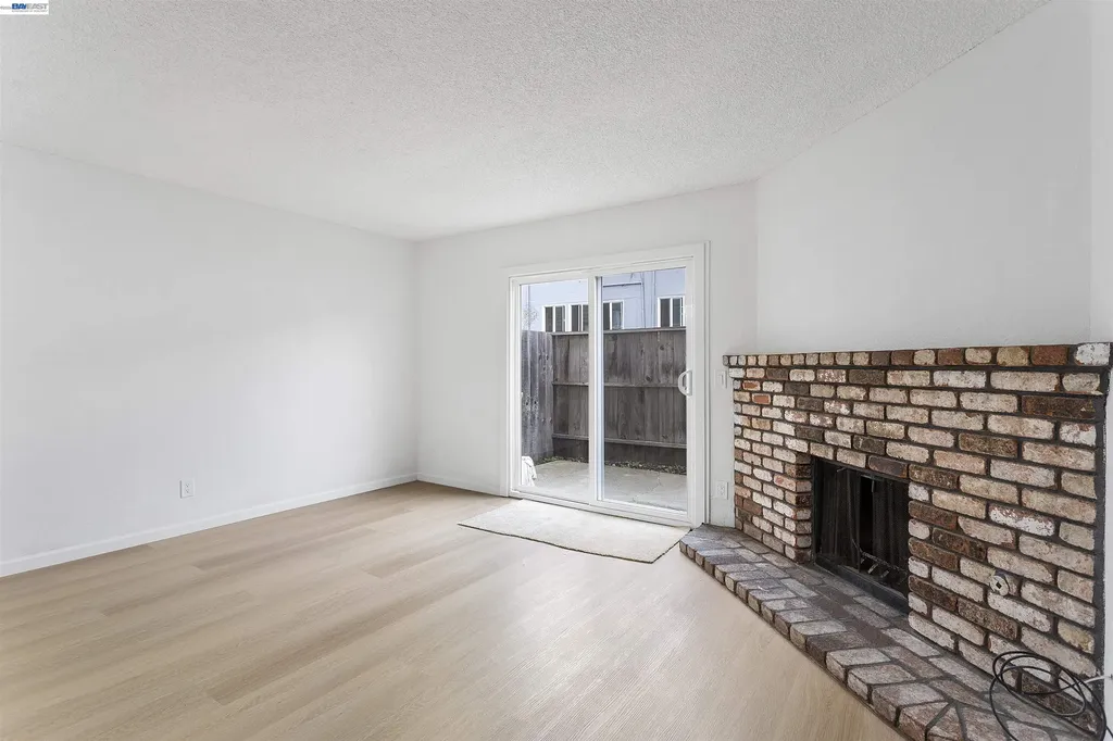 10401 Shaw Street Oakland CA 94605