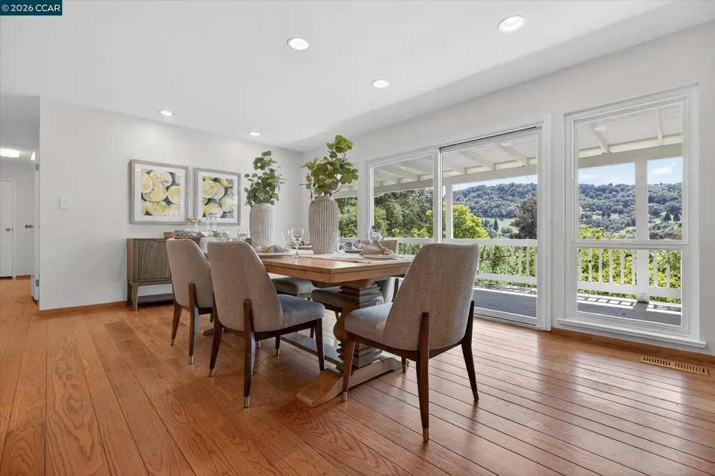 26 Carisbrook Drive Orinda CA 94563