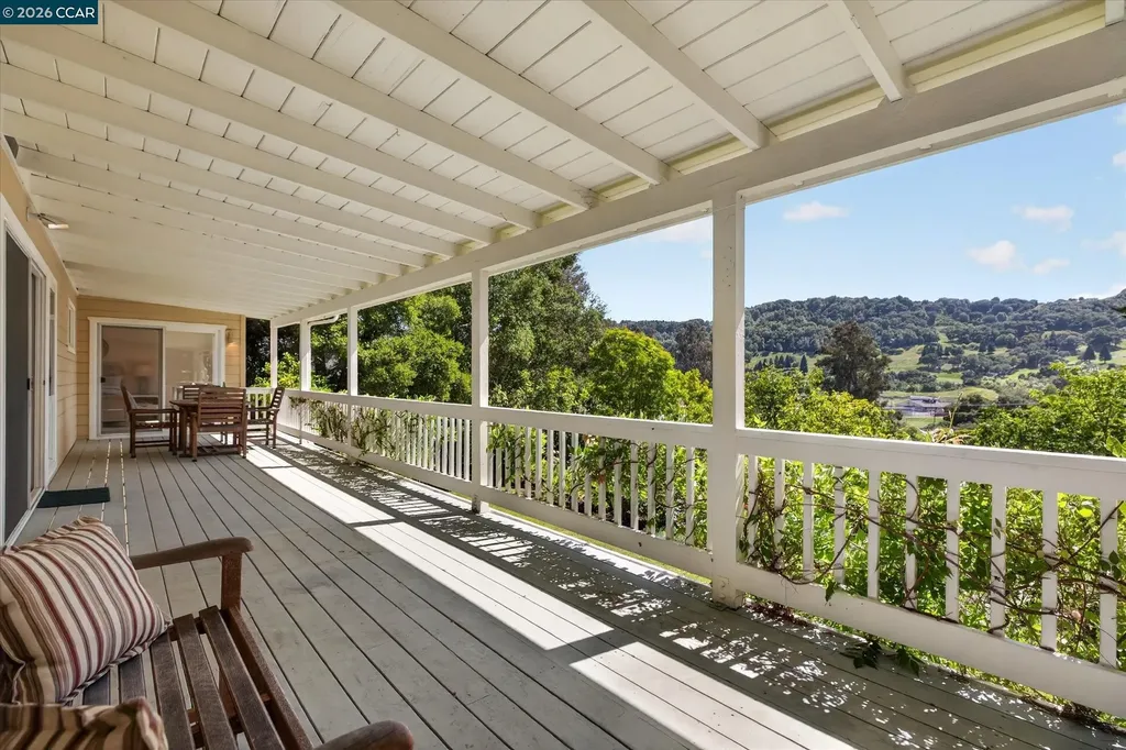 26 Carisbrook Drive Orinda CA 94563