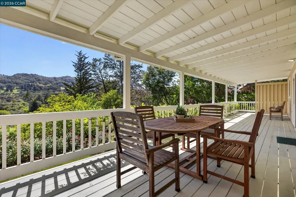 26 Carisbrook Drive Orinda CA 94563