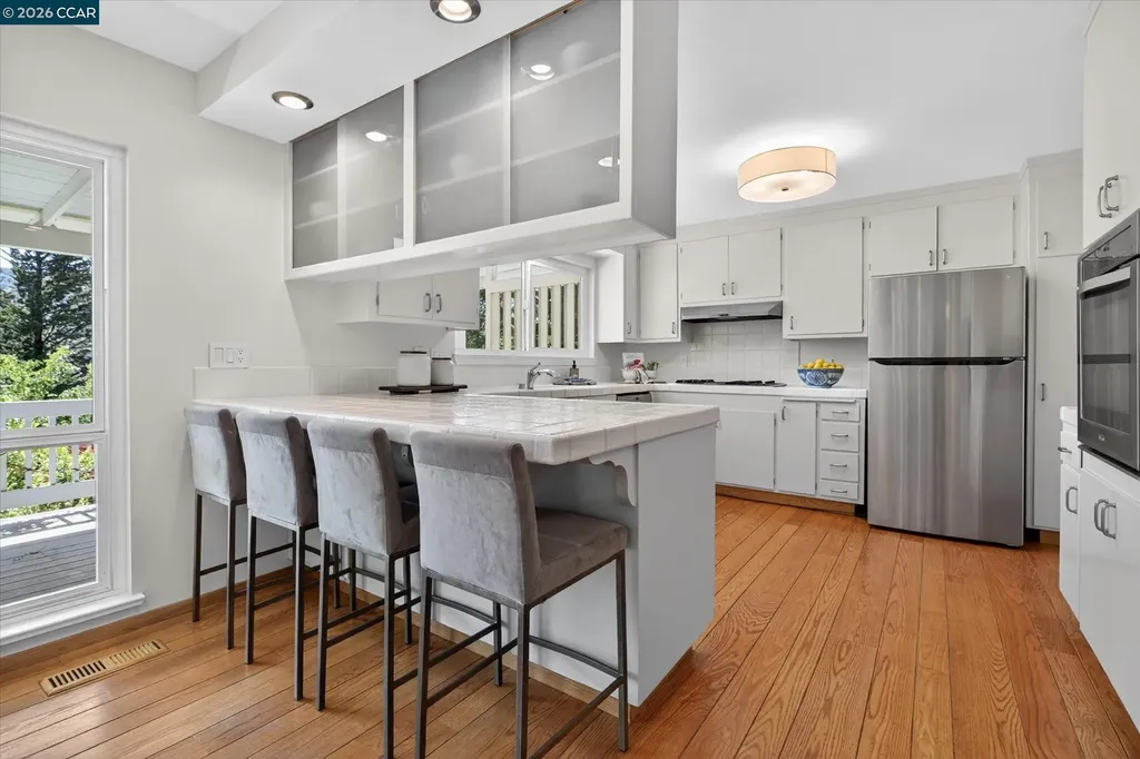 26 Carisbrook Drive Orinda CA 94563