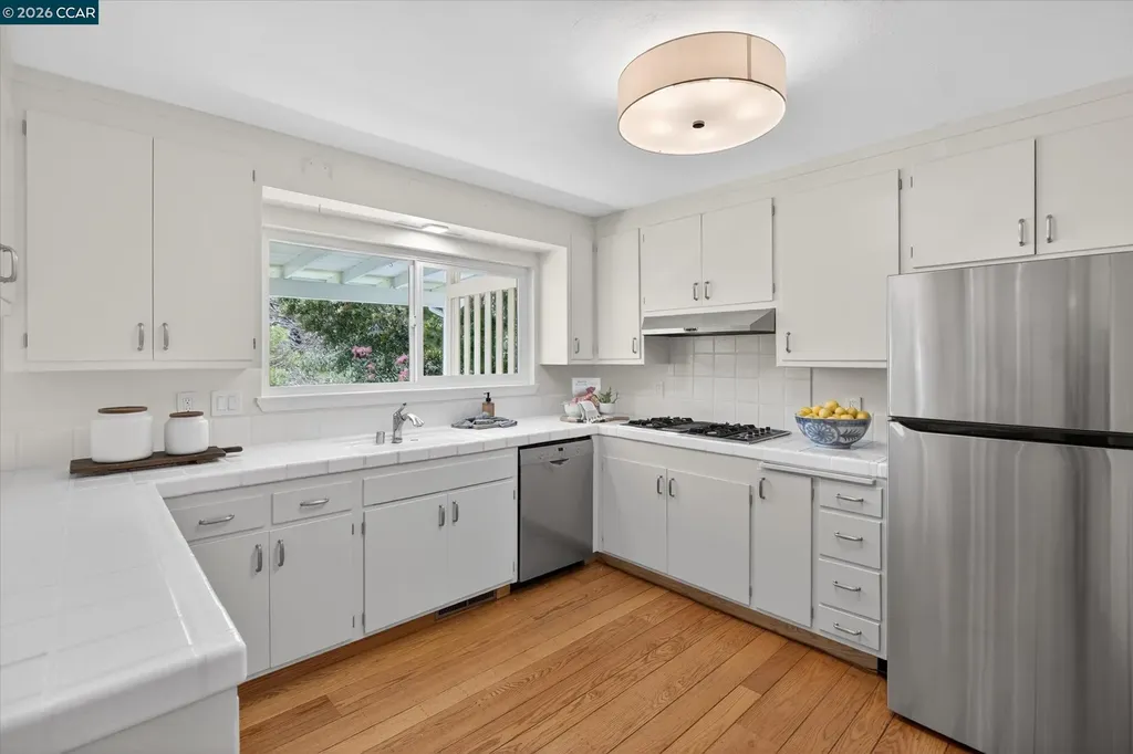 26 Carisbrook Drive Orinda CA 94563
