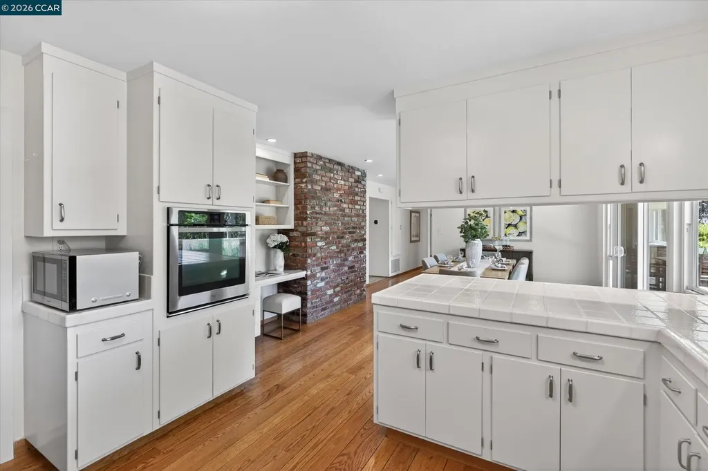 26 Carisbrook Drive Orinda CA 94563