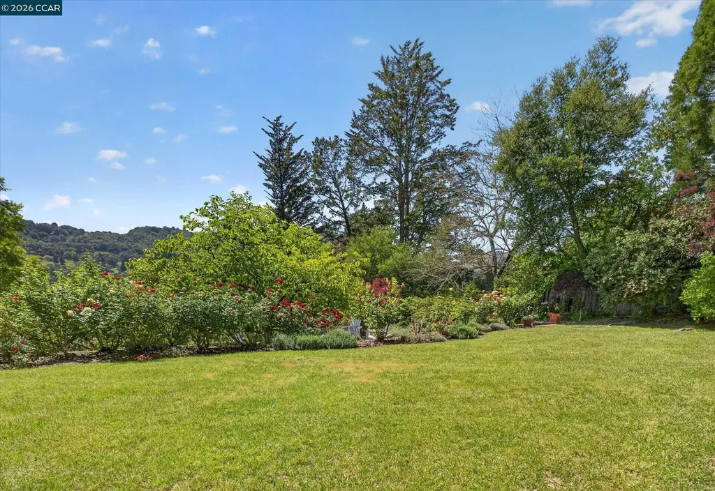 26 Carisbrook Drive Orinda CA 94563