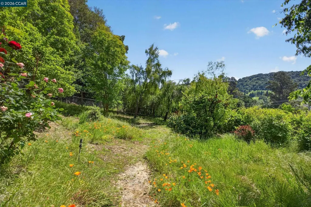 26 Carisbrook Drive Orinda CA 94563