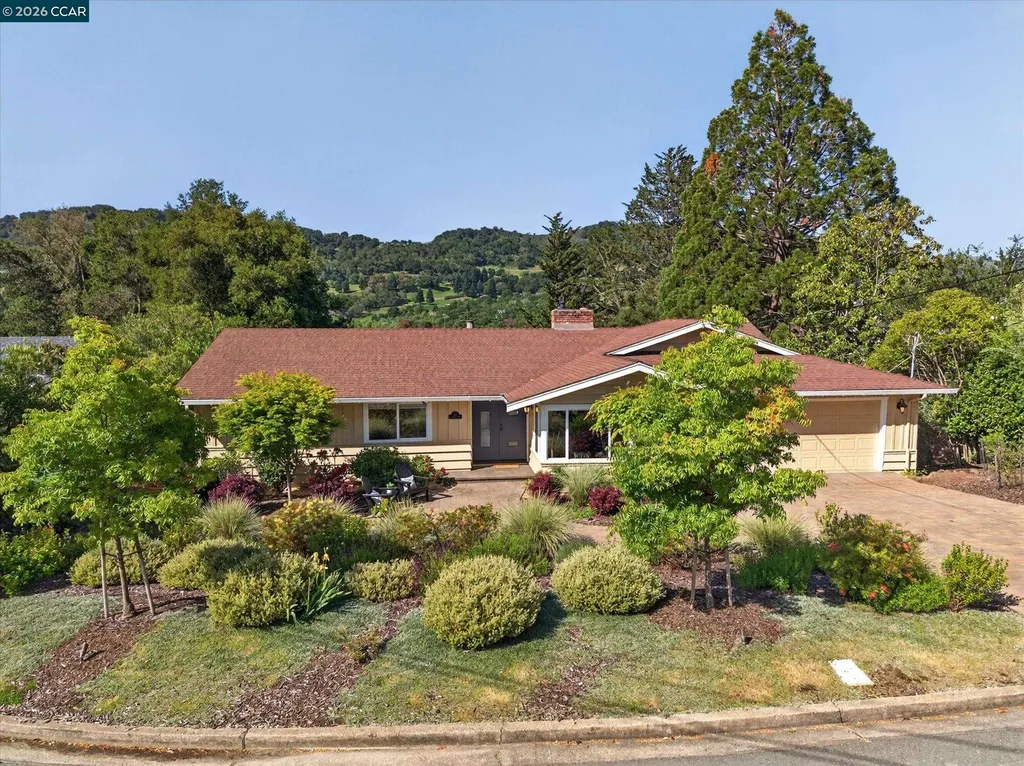 26 Carisbrook Drive Orinda CA 94563
