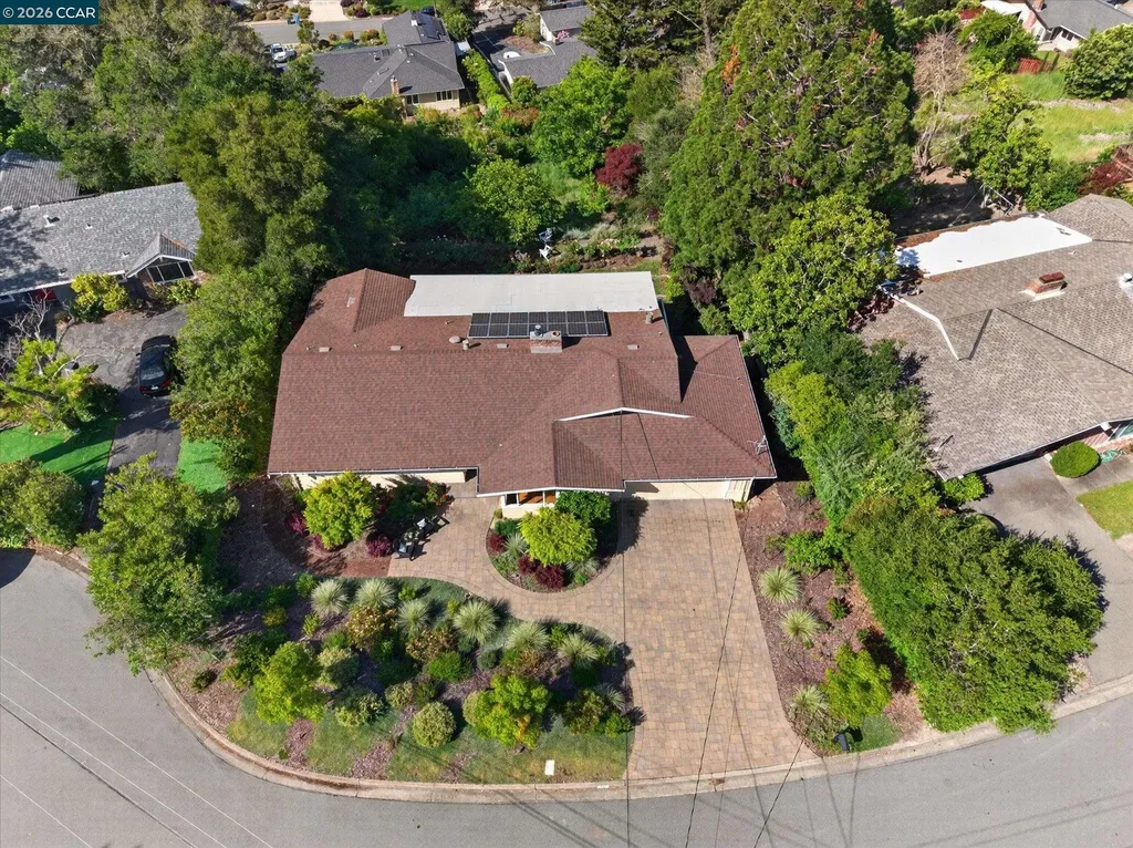 26 Carisbrook Drive Orinda CA 94563