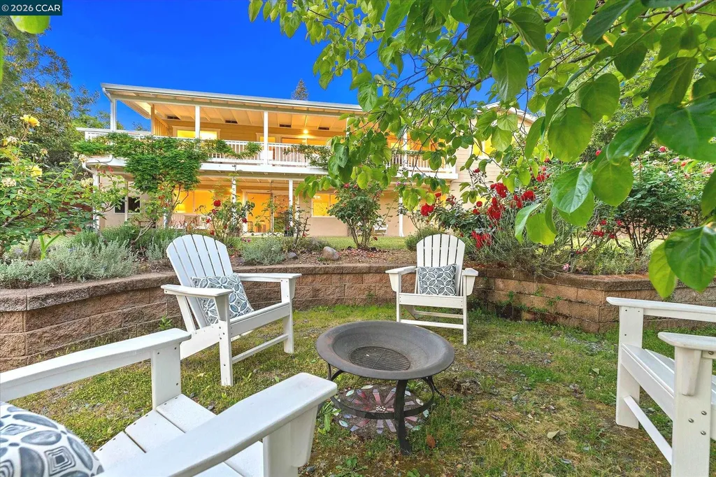 26 Carisbrook Drive Orinda CA 94563