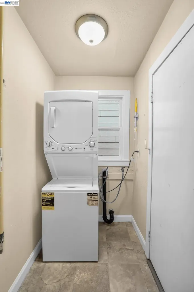 502 Lewis Street Oakland CA 94607