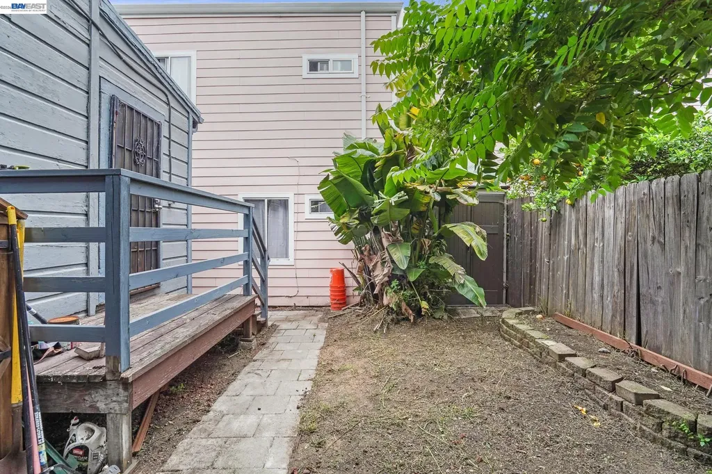502 Lewis Street Oakland CA 94607