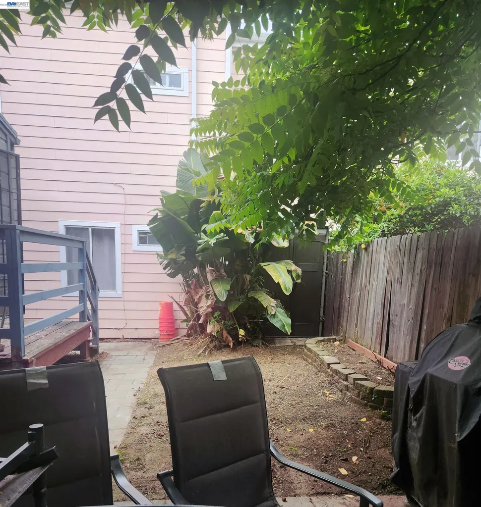502 Lewis Street Oakland CA 94607