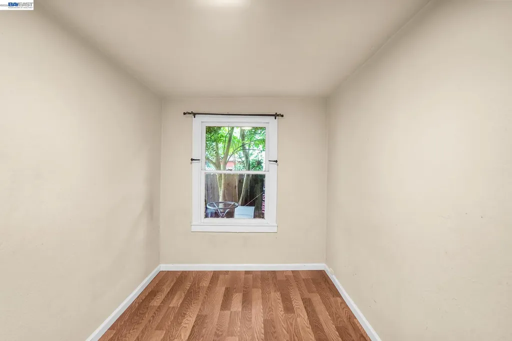 502 Lewis Street Oakland CA 94607