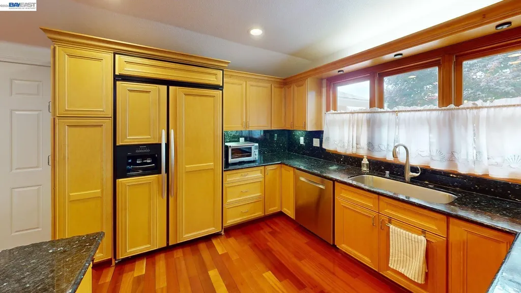 24654 Broadmore Avenue Hayward CA 94544