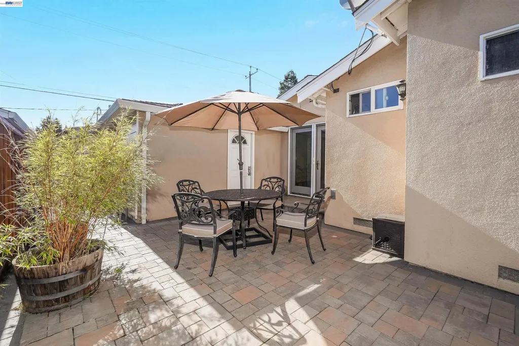 24654 Broadmore Avenue Hayward CA 94544